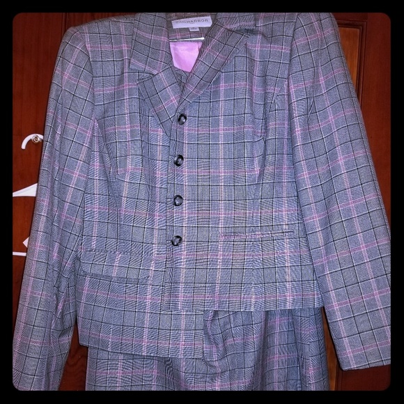 Sag Harbor Dresses & Skirts - Women suit